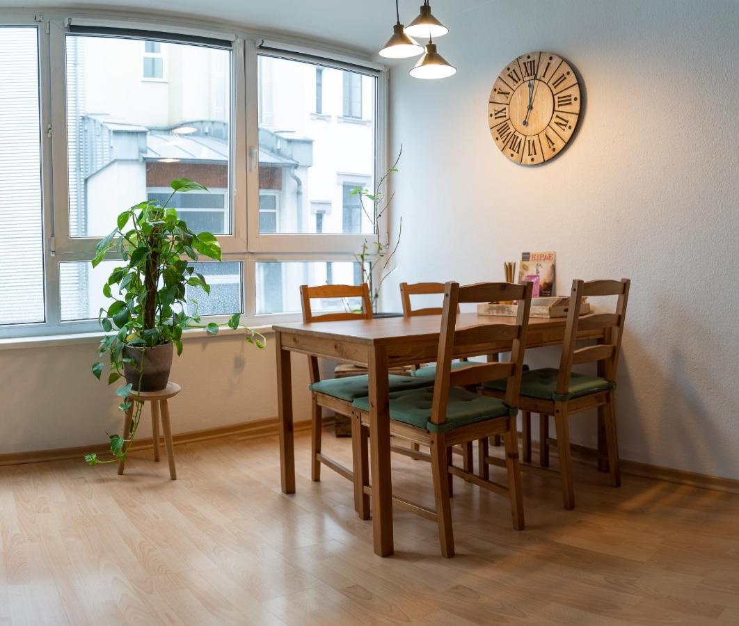 Zentrale - Ferienwohnung Am Thomaskirchhof Leipzig Exterior foto