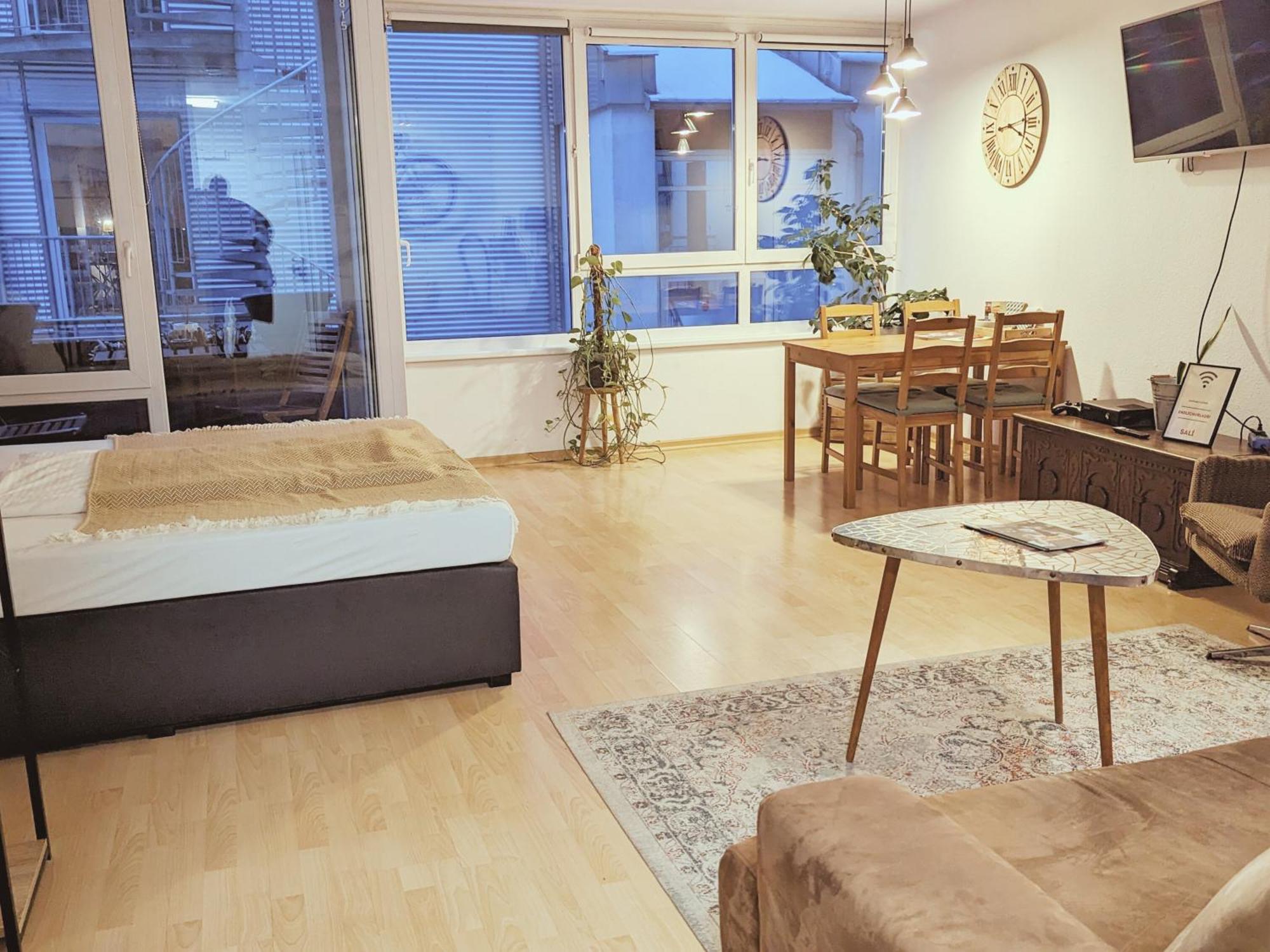 Zentrale - Ferienwohnung Am Thomaskirchhof Leipzig Exterior foto